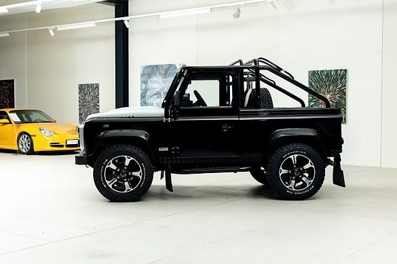 Land Rover Defender 90