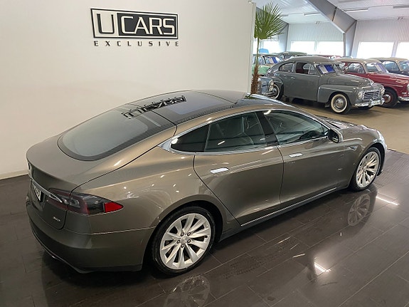 Tesla Model S 3 of 19