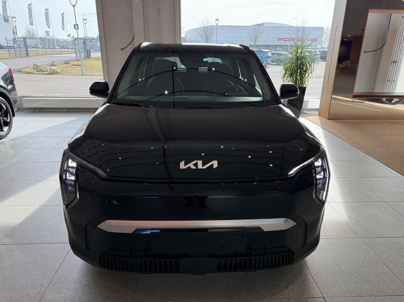 Kia EV3 9 of 9