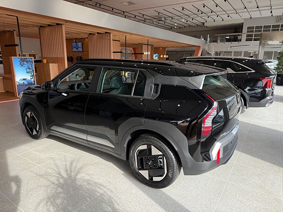 Kia EV3 2 of 9