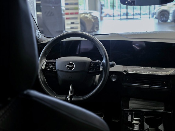 Opel Astra 12 of 16