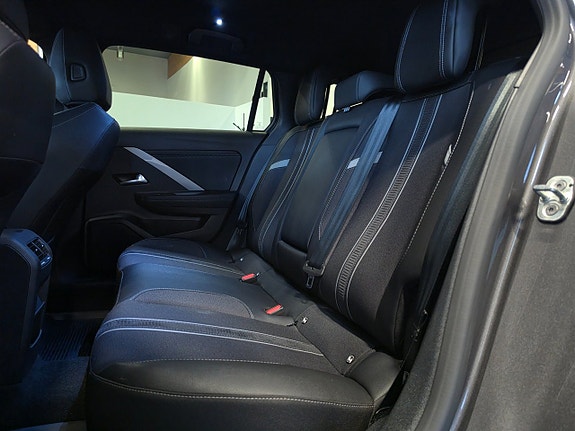 Opel Astra 11 of 16