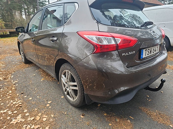 Nissan Pulsar 2 of 11
