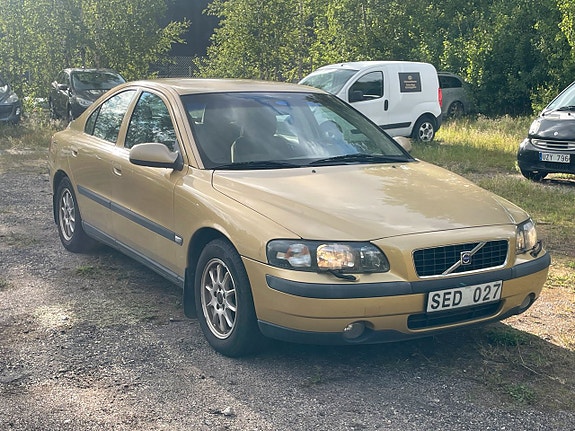 Volvo S60 3 of 5