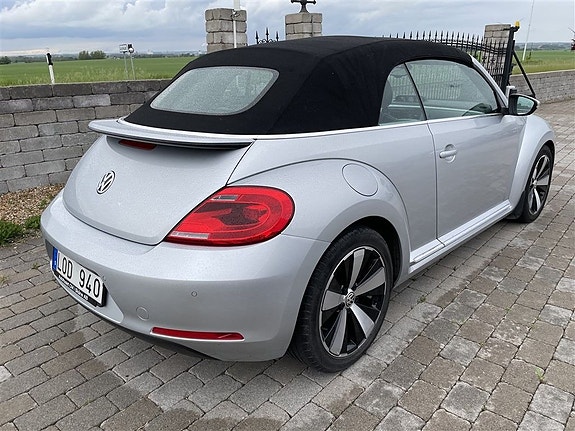 Volkswagen Beetle 2 of 3