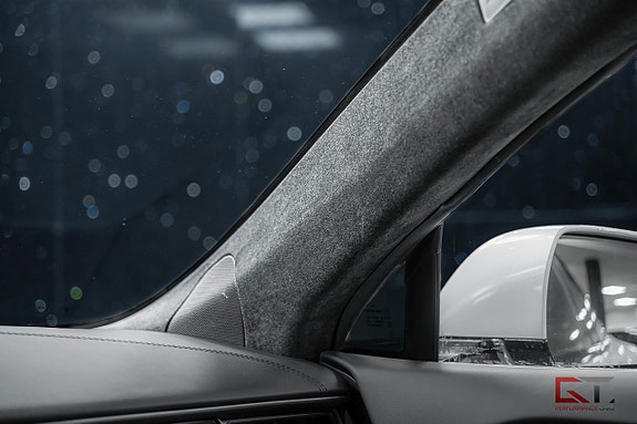 Tesla Model S 19 of 22