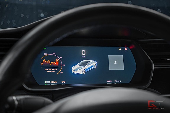 Tesla Model S 11 of 22