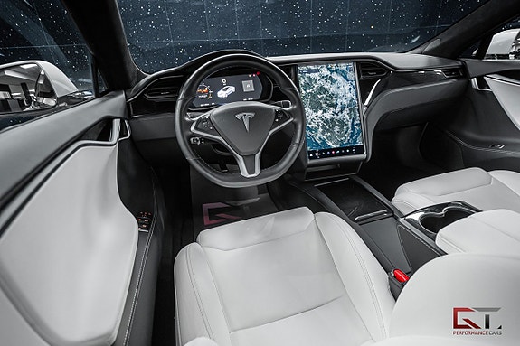 Tesla Model S 10 of 22
