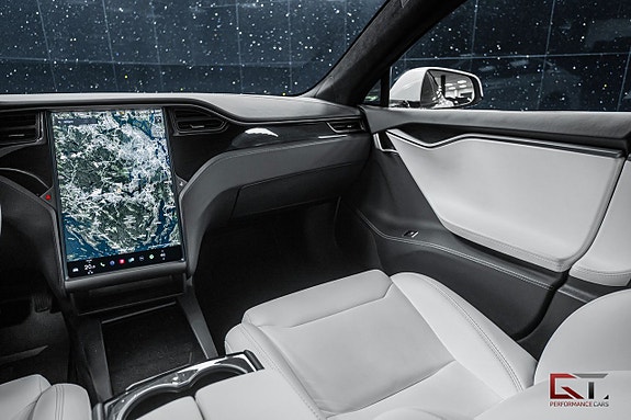Tesla Model S 18 of 22