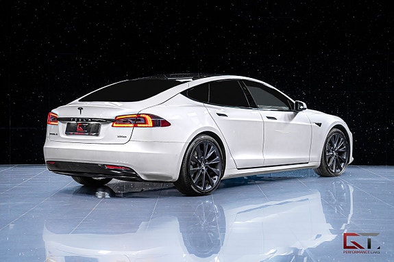 Tesla Model S 8 of 22
