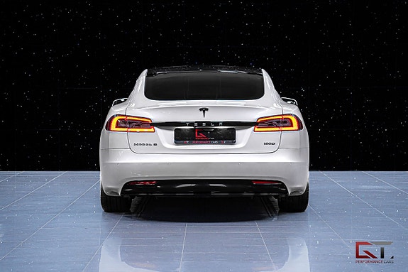 Tesla Model S 7 of 22