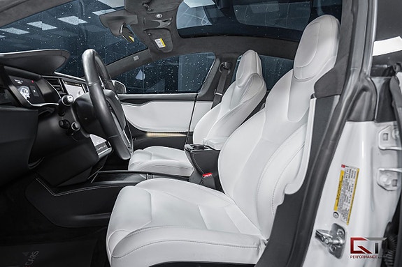 Tesla Model S 15 of 22