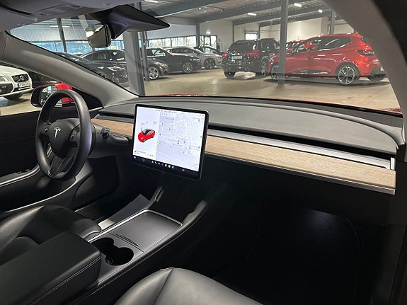 Tesla Model 3 9 of 22