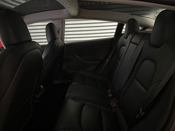 Tesla Model 3 20 of 22