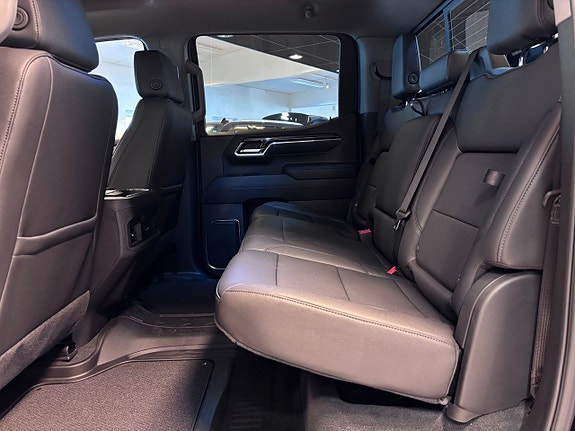 Chevrolet Silverado 1500 10 of 25