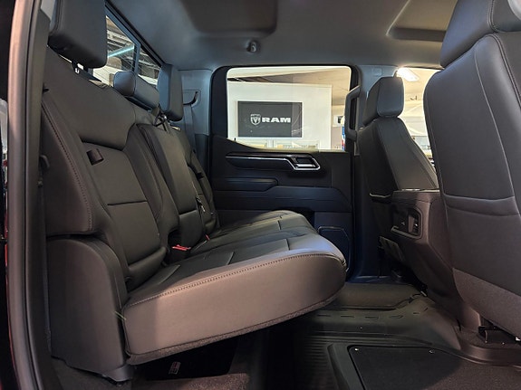 Chevrolet Silverado 1500 12 of 25