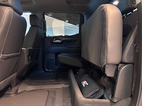 Chevrolet Silverado 1500 11 of 25
