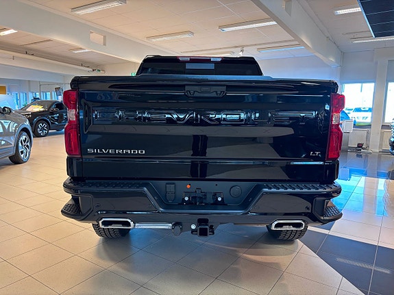 Chevrolet Silverado 1500 8 of 25