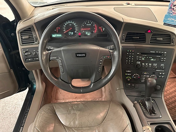 Volvo V70 15 of 16