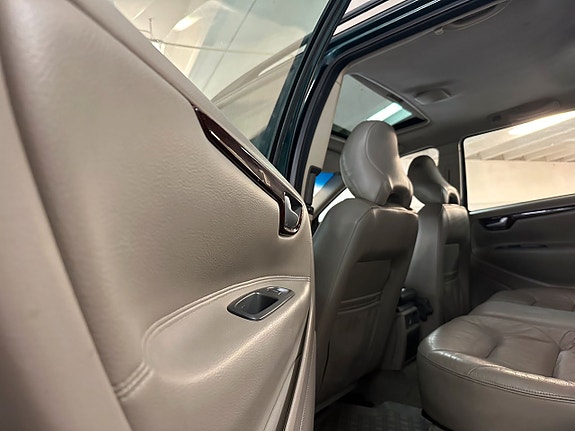 Volvo V70 7 of 16