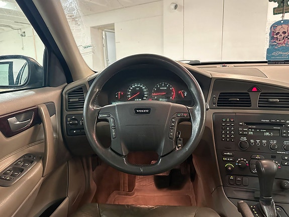 Volvo V70 16 of 16
