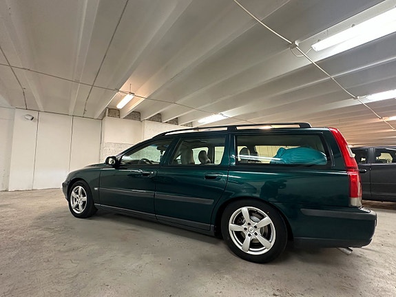 Volvo V70 5 of 16