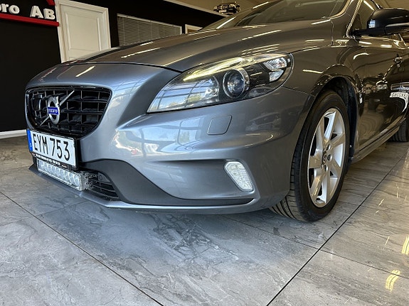 Volvo V40 6 of 23