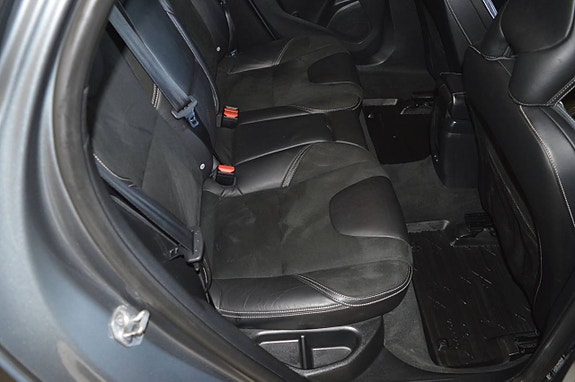 Volvo V40 22 of 25