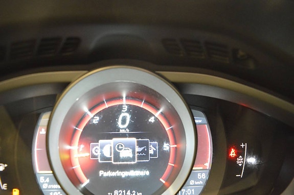 Volvo V40 16 of 25