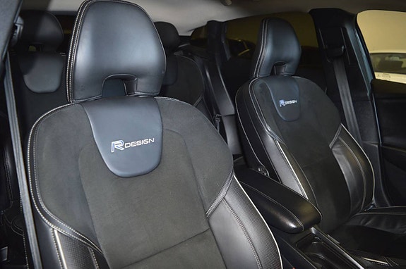 Volvo V40 13 of 25