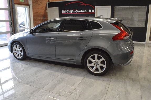 Volvo V40 4 of 25