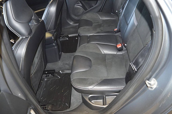 Volvo V40 23 of 25