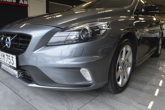 Volvo V40 6 of 25
