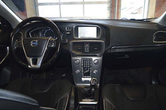 Volvo V40 24 of 25