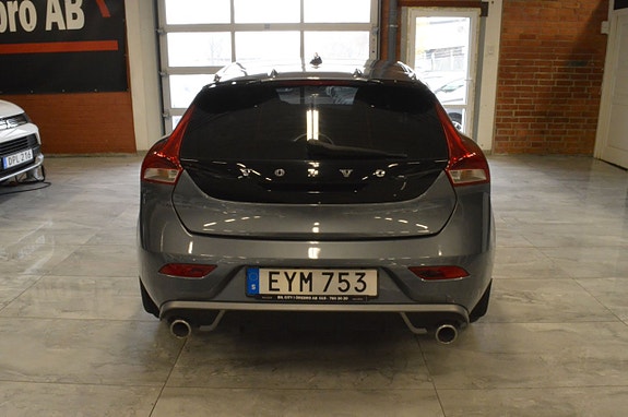 Volvo V40 10 of 25