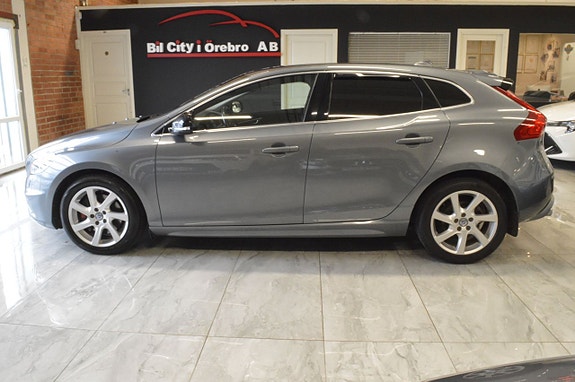 Volvo V40 3 of 25