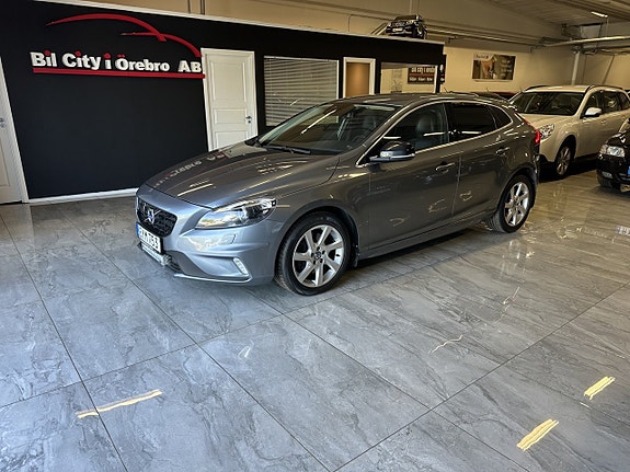 Volvo V40 3 of 23