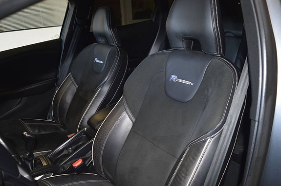 Volvo V40 12 of 25