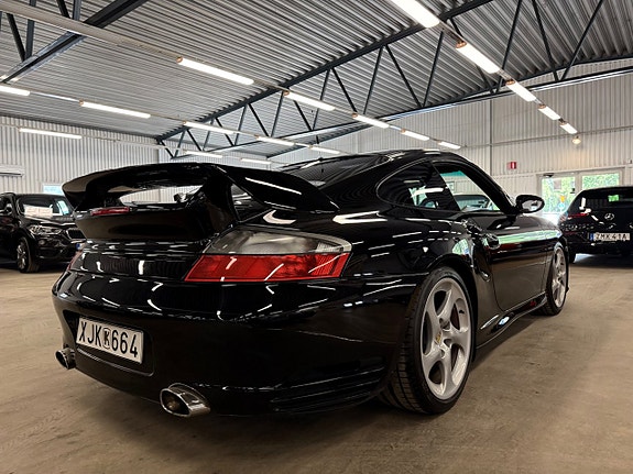 Porsche 911 4 of 5