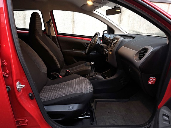 Peugeot 108 4 of 5