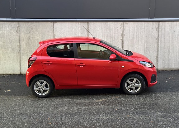 Peugeot 108 2 of 5