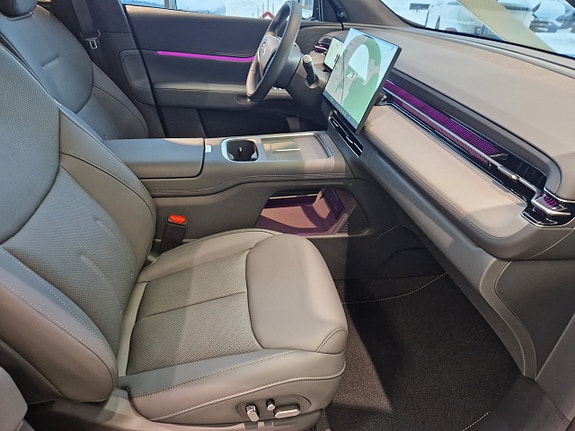 XPeng G6 12 of 27