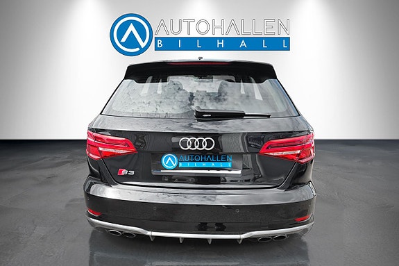 Audi S3 4 of 5