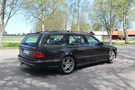 Mercedes-Benz E55 3 of 5