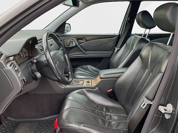Mercedes-Benz E55 5 of 5