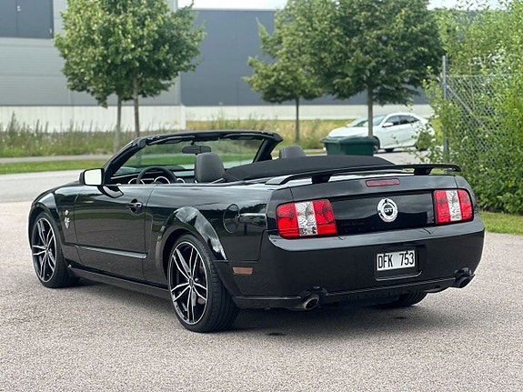Ford Mustang 7 of 16
