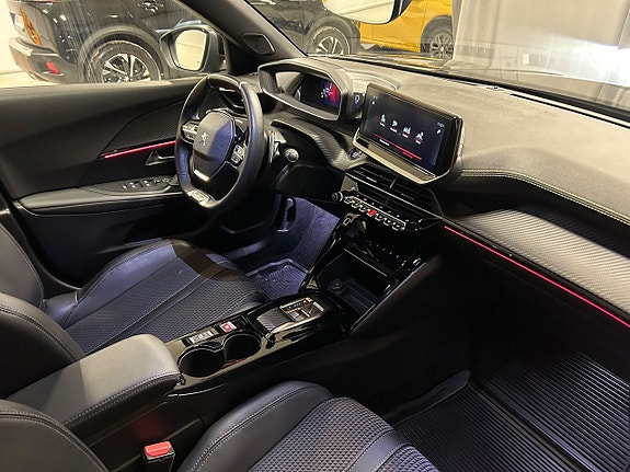 Peugeot 2008 13 of 14