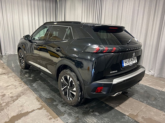 Peugeot 2008 3 of 5