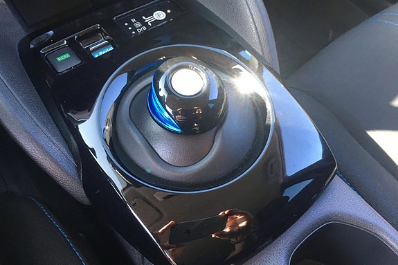 Nissan Leaf 12 of 12