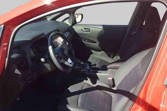 Nissan Leaf 8 of 12